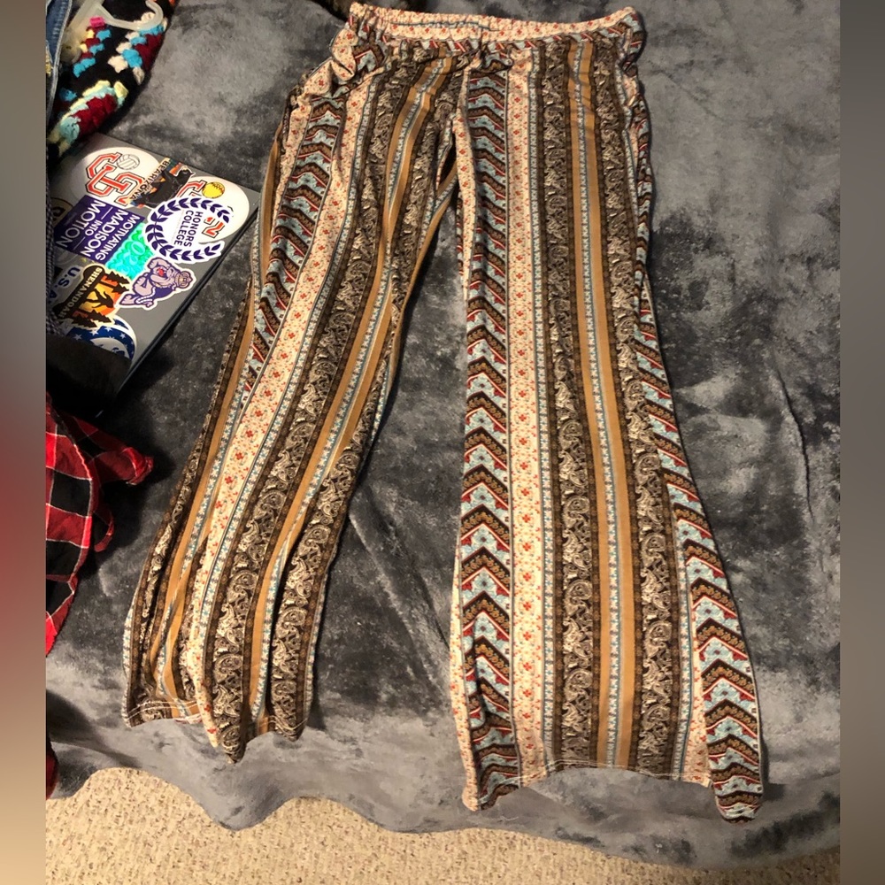 Boho patterned flair pants